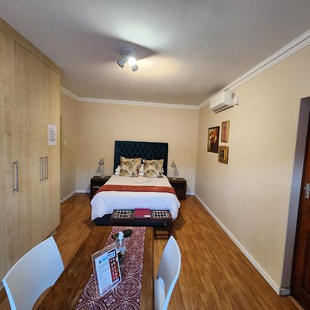 Jenvey House Selfcatering Apartments & Bnb Port Elizabeth Exterior foto